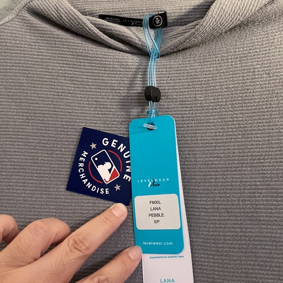 BRAND NEW LA DODGERS LONGSLEEVE small NWT - Picture 6 of 10